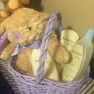 Adorable Aveeno baby bundle 💕
